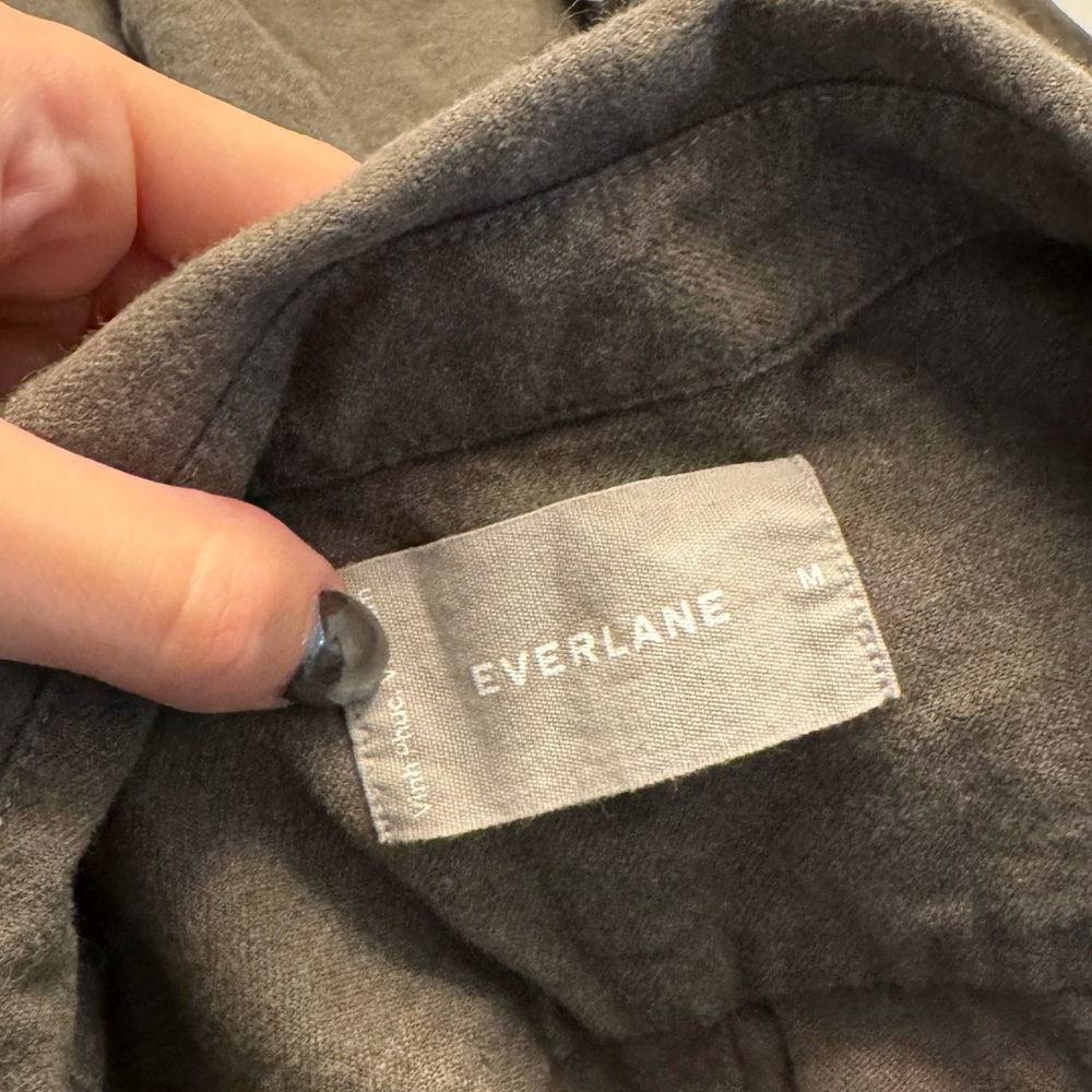 Everlane Olive Green Button Down Shirt - Picture 4 of 5
